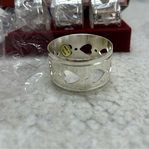 Vintage R. Morgan Collection silverplated napkin rings set of 4 NOS hearts 10046 - Picture 5 of 6